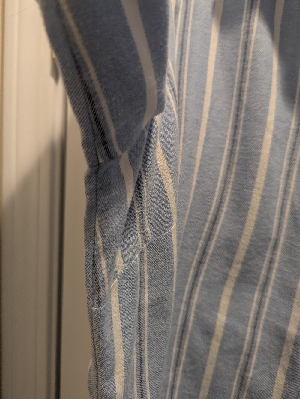 Foxcroft Blue Stripe With Horizontal Stripe On Low Back Cotton Shirt Sz 16W - Picture 6 of 13